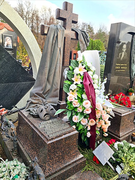 052-Вячеслав Невинныи